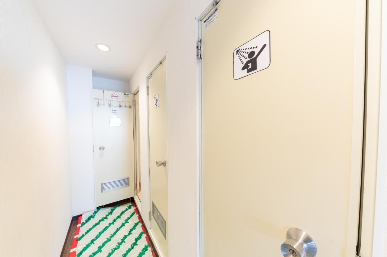 Oyo Hotel Hikari House Токио Екстериор снимка